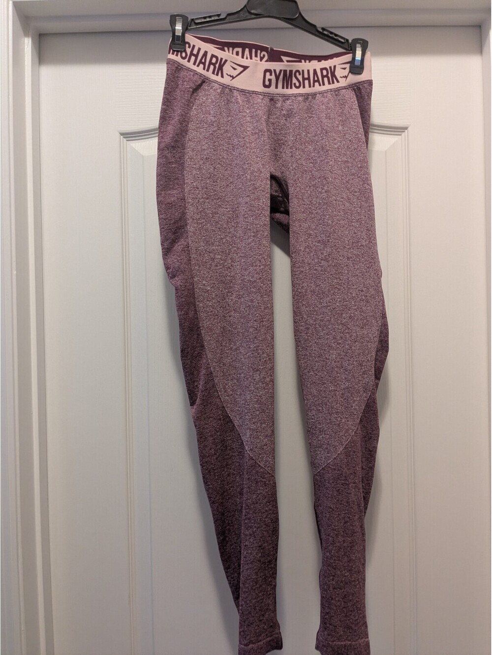 Gymshark Women's Seamless Leggings Size Medium Color: Cranberry